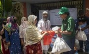 Initial emergency distributions following the 2024 floods in Bangladesh take place in Noakhali district. Photo: Akram Hossain/Concern Worldwide