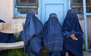 Women in Northeastern Afghanistan wait to receive humanitarian assistance. Photo: Concern Worldwide.