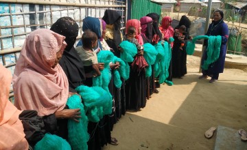 Net distribution among Rohingya participants for home gardening. Bangladesh Photo: Taslim Anwar /Concern Worldwide