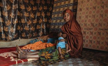 Aminata Abdoulaye (20) and her son Hassane (9 months), Niger. Photo: Ollivier Girard / Concern Worldwide
