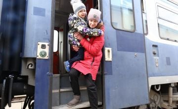 Ukrainian refugees entering Romania through Sighetu Marmaiei Border Crossing, Maramure