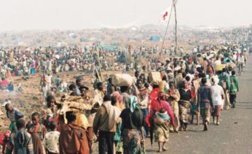 Rwandan refugees on the road to Goma in late 1994