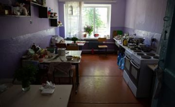 Kitchen facilities in college dormitory