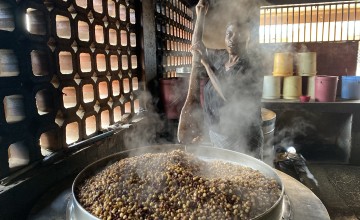 A community school cook in Nairobi, Kenya