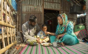 Ismat Ara (26) and Md Salman (28) live in a slum in Tekpara Banasri, Dhaka and are working hard to ensure nutrition for their children. Photo: Emdadul Islam Bitu/Concern Worldwide.