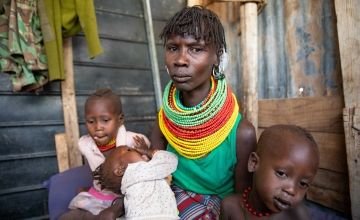 Kenyan woman and her children