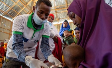 Malnourished girl Leyla (4) with her mother Kafeeyo getting treatment at the Siinka Dheer Health Centre in Somalia where there is a major hunger crisis due to drought.