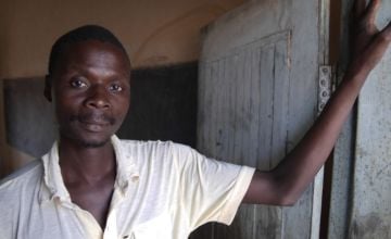 Lenason Dinyero is a 34-year-old farmer from Dinyero village in Misamvu, Nsanje district, Malawi. He is chairperson of Nyantchiri School fathers' group. 
