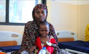 Mulki, who is just 18 months old, was being treated at Mogadishu’s Banadir Hospital for malnutrition, after being brought there by her mother Cawo.