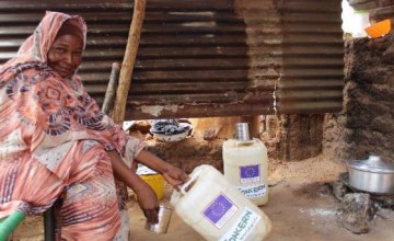 With ECHO funding Concern Worldwide distributed 1036 Non Food Item kits in Muglad locality in early June 2020. Fatima Shaaldin was among several families who lost their homes in an accidental fire, she received a NFI kit, that included two clean jerry cans, cooking tools, four blankets, four bed sheets and soap. Photo: Maad Mohammed Ahmed / Concern Worldwide