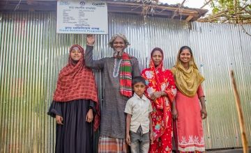 Nuruzzaman (52) and his wife Housenare (45), have benefited from the Zurich programme. He has three daughters and two sons. Yasmin (15), Rarasel (6), Yasin, Rashida (23). They live in the Rangpur district in northern Bangladesh. Gavin Douglas / Concern Worldwide