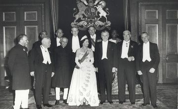 Kwame Nkruman (back row, far right) with Queen Elizabeth II and the other leaders of the British Commonwealth at a 1960 conference. (Photo: Public Domain)