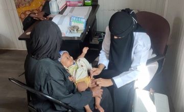 Vaccination according to National EPI schedule in Al Meshqafa IDP camp, Lahij Governorate. (Photo: Concern Worldwide)