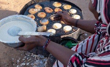 A woman makes breakfast in Tahoua, northwestern Niger. (Photo: Darren Vaughan/Concern Worldwide)