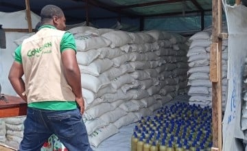 An emergency food distribution in DRC. (Photo: Concern Worldwide)