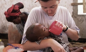 Concern nurse Valerie Place at a therapeutic feeding center (TFC) in Somalia, 1993. (Photo: Marianne Barcellona)