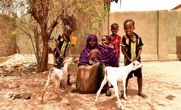 Fani Ali Farah with her children and her two goats