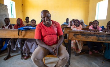 Gabdibe Keumaye and his class at Tcharaw Primary School