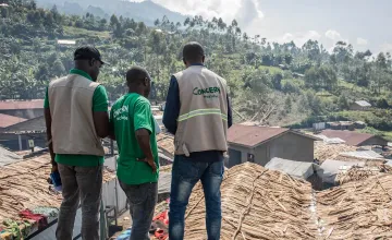 Concern team visit the community of the Kisoko camp, DRC. The meeting encouraged people to speak out, express their needs and describe their daily lives. (Photo: Gabriel Nuru/Concern Worldwide)