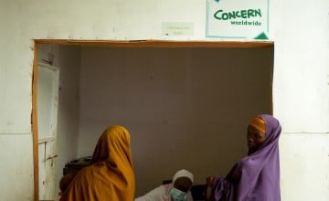 The Somalia Cash Consortium (SCC), Consortium Management Unit (CMU) and Concern Worldwide Emergency and Health & Nutrition sectors visited Caafimaad Plus supported health facilities at Sinka-dheer in Daynile District. Photo: Concern Worldwide