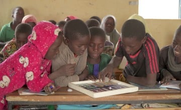 Students in Tahoua play a learning game. Photo: Concern Worldwide