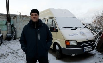 Volodymyr Zelenskyi (42) provides an evacuation service, using a cash transfer from the Joint Emergency Response in Ukraine (JERU,) of which Concern is a member. He refurbished an old van into an ambulance, with which he and his team evacuate elderly or vulnerable people living on the frontlines who could not leave their homes in time. Photo: Jon Hozier-Byrne/Concern Worldwide