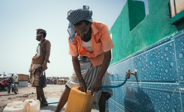 Concern has rehabilitated a water well in Yemen's Al-Salam displacement site and installed a solar-powered pump motor. The dilapidated water well was originally a hand-dug shallow well and powered by an old diesel motor. Photo: Ammar Khalaf/Concern Worldwide