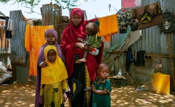 Ayan* (26) is a mother of five children from the outskirts of Baidoa.  The continuing drought forced her to leave her farm and she is now living in a displacement camp in Daynile District, Mogadishu. The family have received cash assistance from the Somali Cash Consortium. 