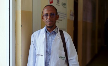 “A normal day in Siinka Dheer is busy and challenging,” says Muqtar Deeroq Luqman, Senior Supervisor at Siinka Dheer Health Centre in Afgooye, Somalia. Photo: Hugh Golden/Concern Worldwide