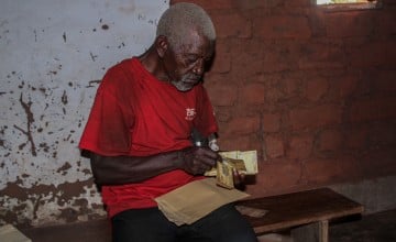 Gulamu Ndaldi (70) left his home because of conflict and when he returned his village had been destroyed Photo: Samuel Isenge/Concern Worldwide