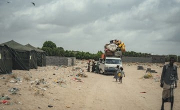 Newly displaced IDPs arrive at an existing displacement camp in Lahj Governorate, following the recent escalation in conflict