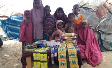 Jamilah* with her 7 children before she started her petty trade business. Photo: Ifrah Abdi Hussein/Concern Worldwide.