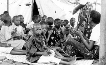 Children at the Runda transition camp in Rwanda. Photo: Concern Worldwide (1997)