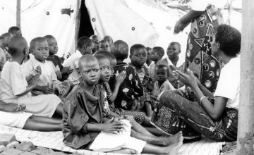 Children at the Runda transition camp in Rwanda. Photo: Concern Worldwide (1997)