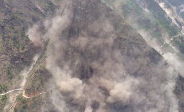 Dust flies during a second earthquake in Nepal as seen from a helicopter heading towards the Everest region. Credit: @DoctorsForNepal 