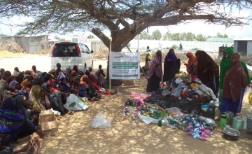 Concern supported Self Help Groups distributing food and other items to displaced families in Somalia. Photo: Concern Worldwide.