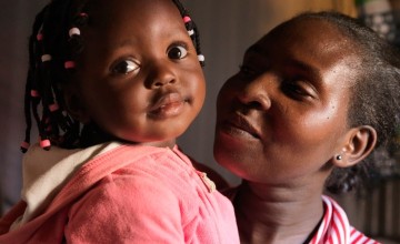 Scholastica Mbinya and her baby daughter Francisca, Kenya. Photo By Peter Caton / Concern Worldwide.