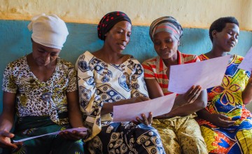 A volunteer care group in action. Photo: Irénée Nduwayezu / Concern Worldwide.