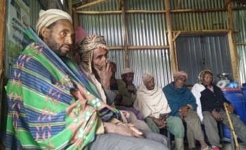 Farming communities gather together in Ethiopia. Photograph taken by Petterik Wiggers/Panos Pictures/Concern Worldwide.