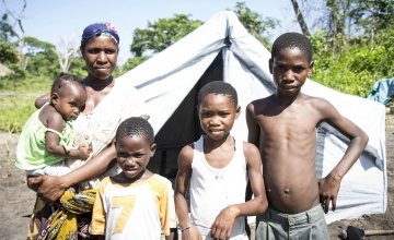 Noemia and her four children in Maganja da Costa, Mozambique, after the floods. Photo taken by Crystal Wells/Concern Worldwide