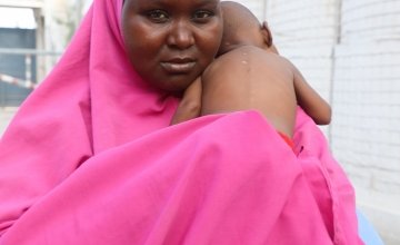 Nala pictured here with her mother Hani (23) in a Concern supported health centre in Mogadishu, Somalia