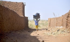 Concern, funded by Irish Aid ACS (Acute Crisis Stream) supports the flood-affected households in Tahoua region to help recover from the impacts of the floods and strengthen their resilience through the distribution of cash, essential kits and fortified flour. Photo: Concern Worldwide
