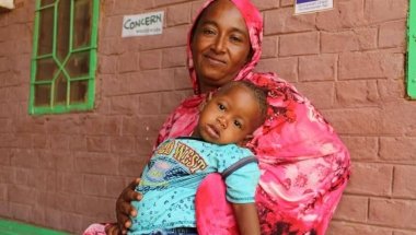 Abda came with her son to Muglad hospital to participate in an awareness training on infant and young child feeding. These trainings allow mothers to learn about how to prevent malnutrition.  