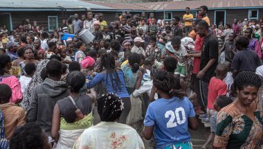 Crowd of refugees in DRC looking for shelter after volcano