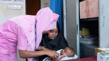 Shalia Kenia was cared for by midwives as she welcomed her daughter Sinthia  Photo: FrameIn Productions/Concern Worldwide