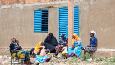 Concern staff meet with internally-displaced Burkinabè in Pouytenga Centre East. (Photo: Anne Mimault/Concern Worldwide)