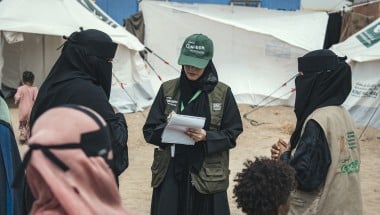 Yemen team in IDP camp