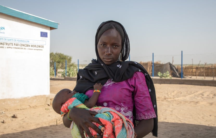 Fanta Kewbi (25) with her daughter Yakoura Ngay (8 months) at the Concern health post in Baga Sola, Western Chad. Photo: Eugene Ikua/Concern Worldwide