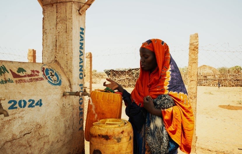 Binta Feriahmed (35) mother of eight, lives in Dollo Bay Wordea, Afder Zone in the Somali Region Ethiopia. She joined the Hanaano programme and is now (among other things) able to collect clean water closer to home. Photo: Adnan Ahmed/Concern Worldwide