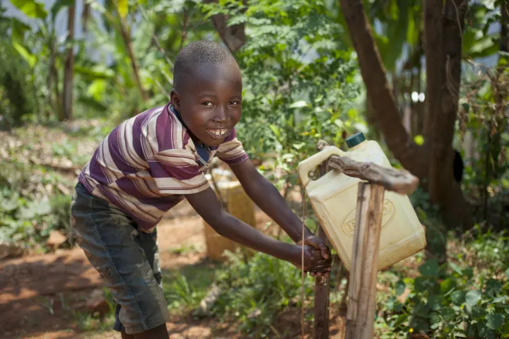 Kevin, 6, is a handwashing pro thanks to the tap in his village! Photo: Abbie Trayler-Smith / Concern Worldwide Kevin, 6, is a handwashing pro thanks to the tap in his village! Photo: Abbie Trayler-Smith / Concern Worldwide